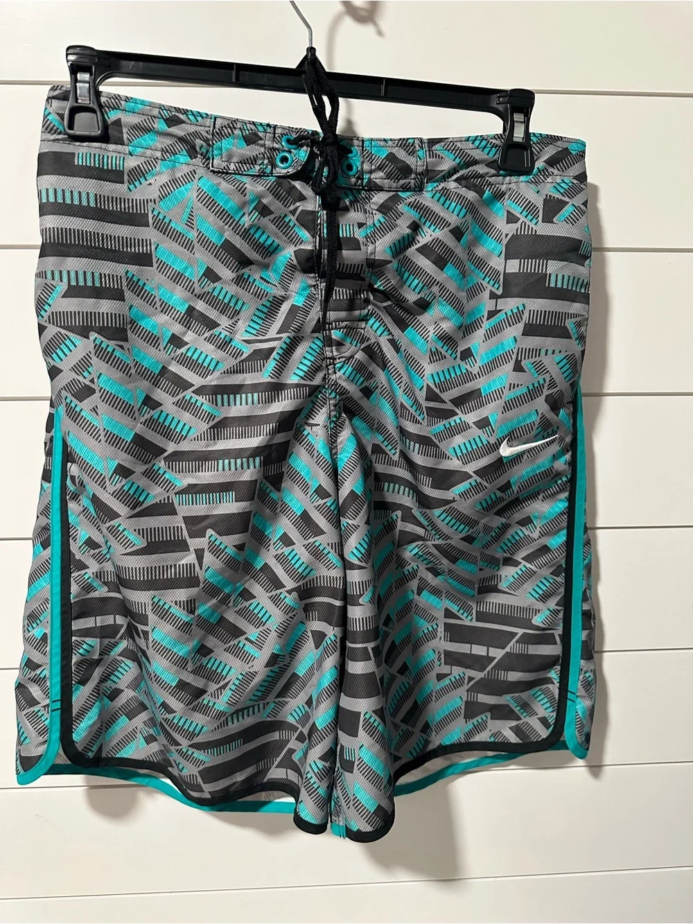 Nike Men’s Gray & Teal Geometric Swim Trunks